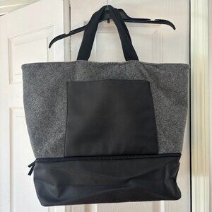 DSW Grey Felted Weekender Overnight Duffle Tote Bag Shoe Pocket Never Used